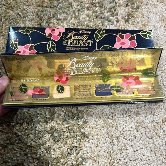 🎉HOST PICK 7/25🎉Disney x Sigma Beauty Collab Beauty & Beast Eyeshadow Palette - Picture 4 of 11